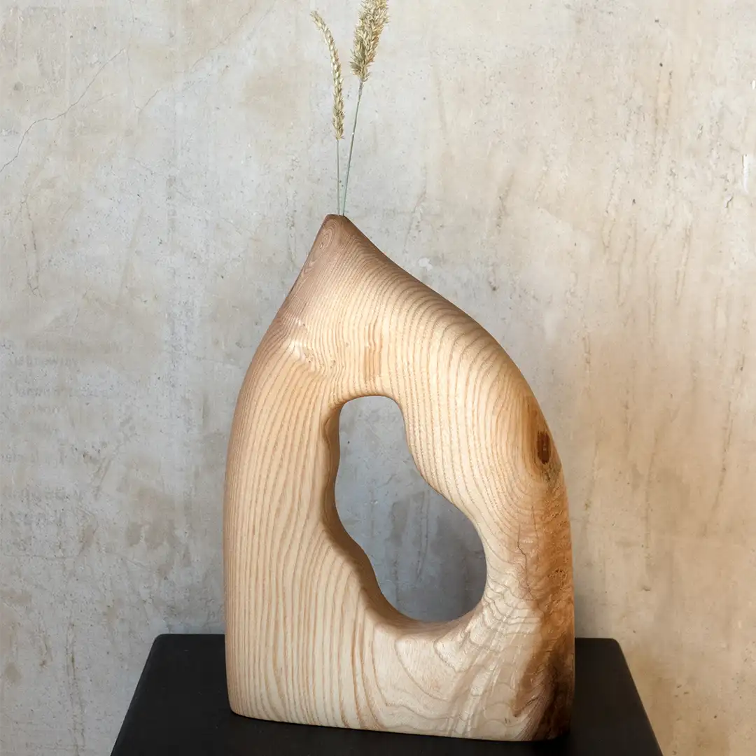 Vase_handgemacht_geschenkidee_wohnaccessoires_esche_holzgeschenk