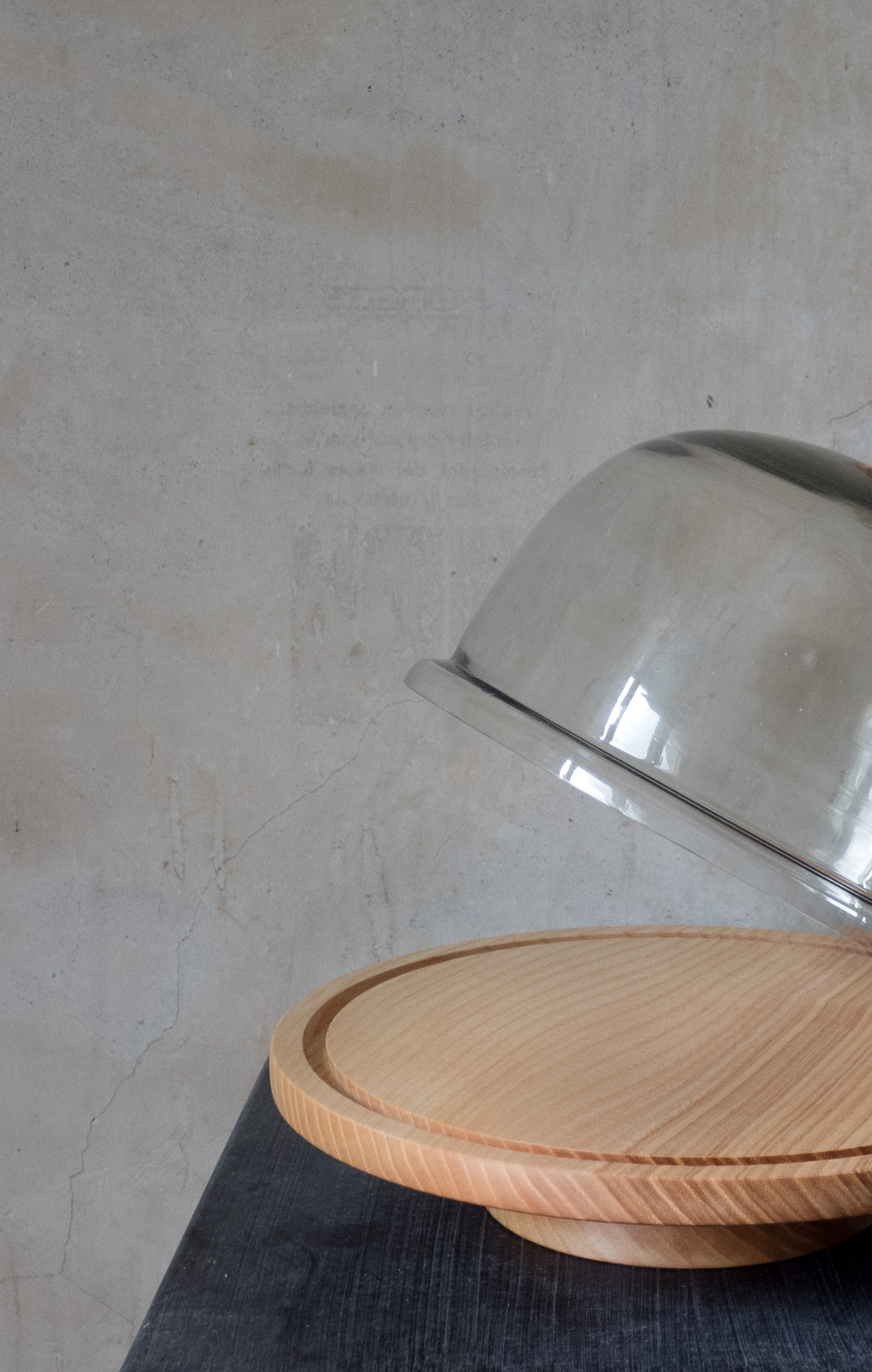 Torten Servierplatte Esche mit Glasglocke