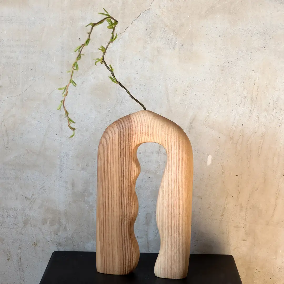 Vase_modern_Esche_exklusiv_Holz
