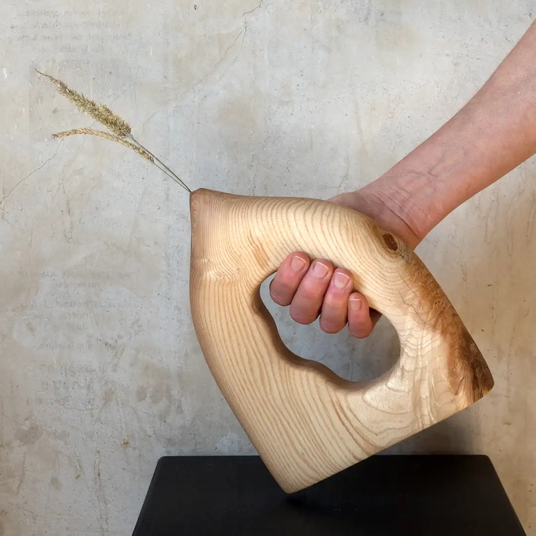 Vase_handgemacht_geschenkidee_wohnaccessoires_esche_holz