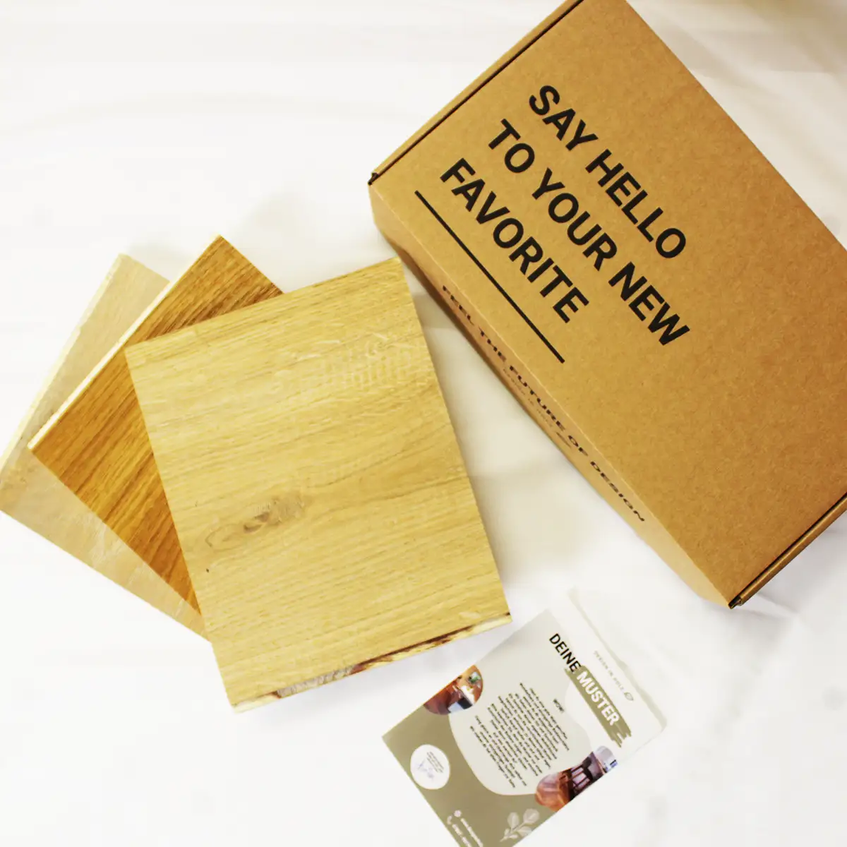 Musterbestellung-Bodenbeläge Blick von oben auf unsere Beispielmusterbox