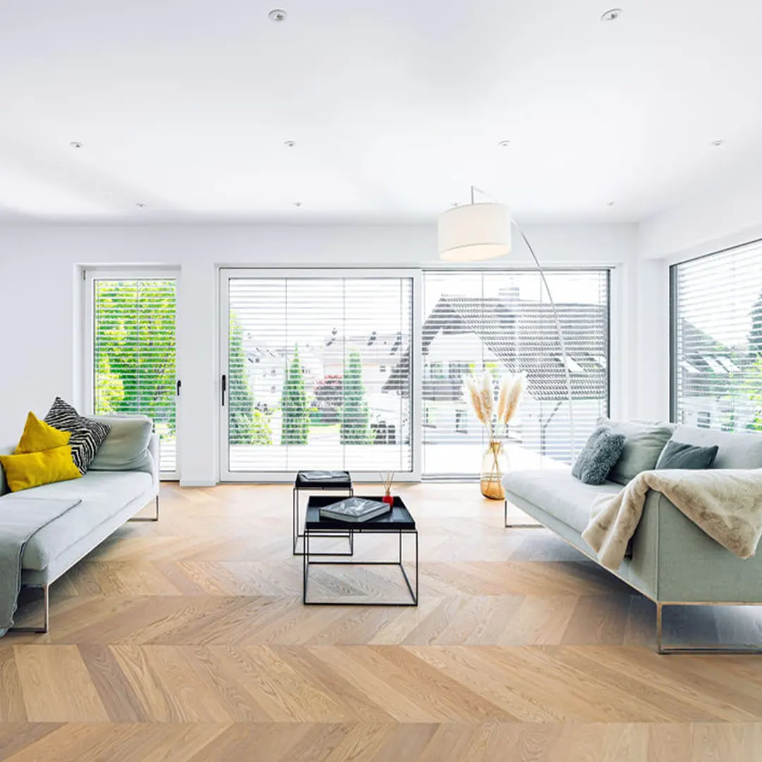 Zeitlose Eleganz neu interpretiert – Fischgrätparkett Vienna Vogue Biscuit im kernsanierten Designobjekt Fino90_Fischgraettparkett_online_kaufen