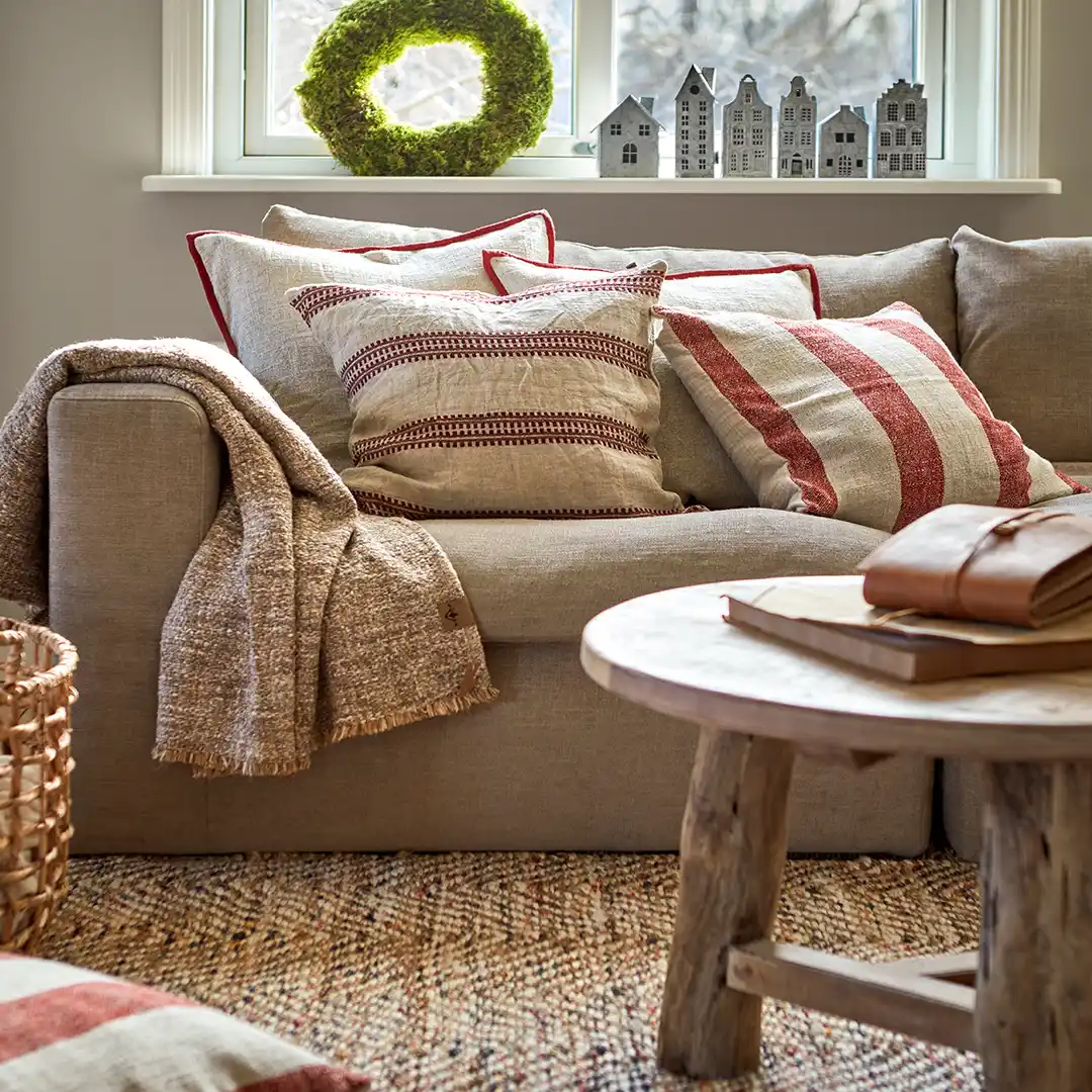 Affari_of_Sweden_Couchtisch_RIKO_Aufnahme_Wohnzimmer_Holz