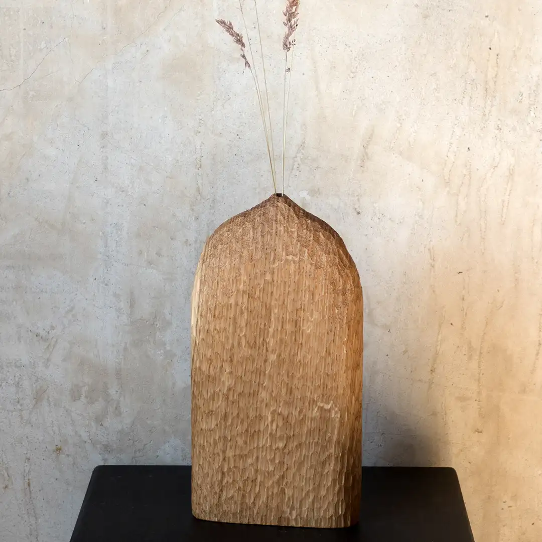 Geschenkidee_nachhaltig_Vase_Eiche_geschnitzt_Holz
